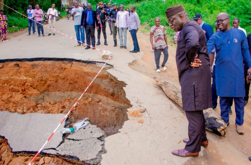  Fayemi visits failed portion of Ilawe Ekiti road