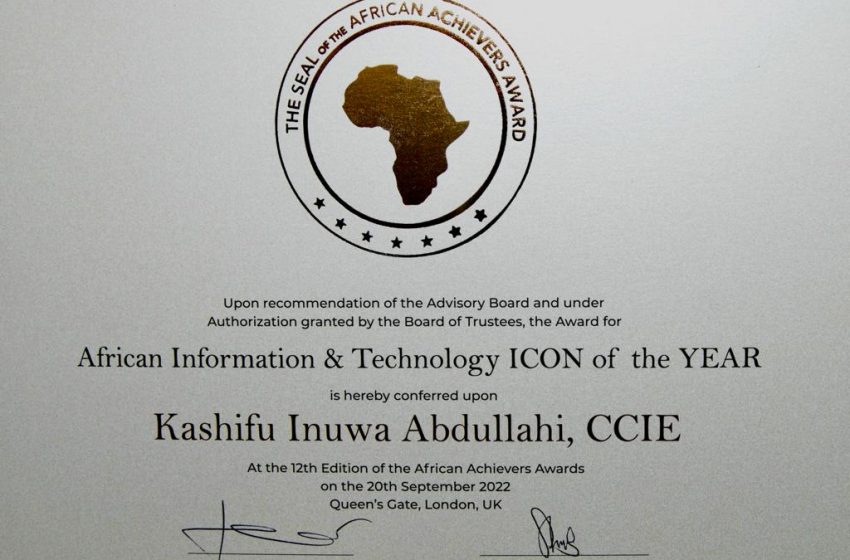  DG NITDA honoured as The African Information Technology Icon of the Year 2022
