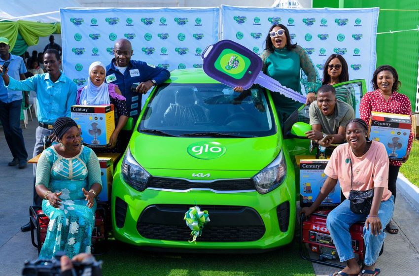  Glo gets applause from car winner, others for Festival of Joy