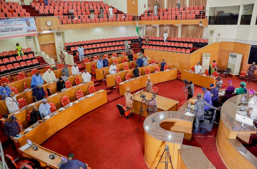 Tears As Lagos Lawmakers Hold Valedictory Session For Late Colleague