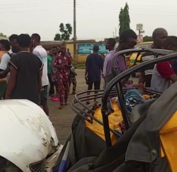 ACCIDENTS: LASTMA RESCUES 3 ACCIDENT VICTIMS AT IYANA-IPAJA, LAGOS.