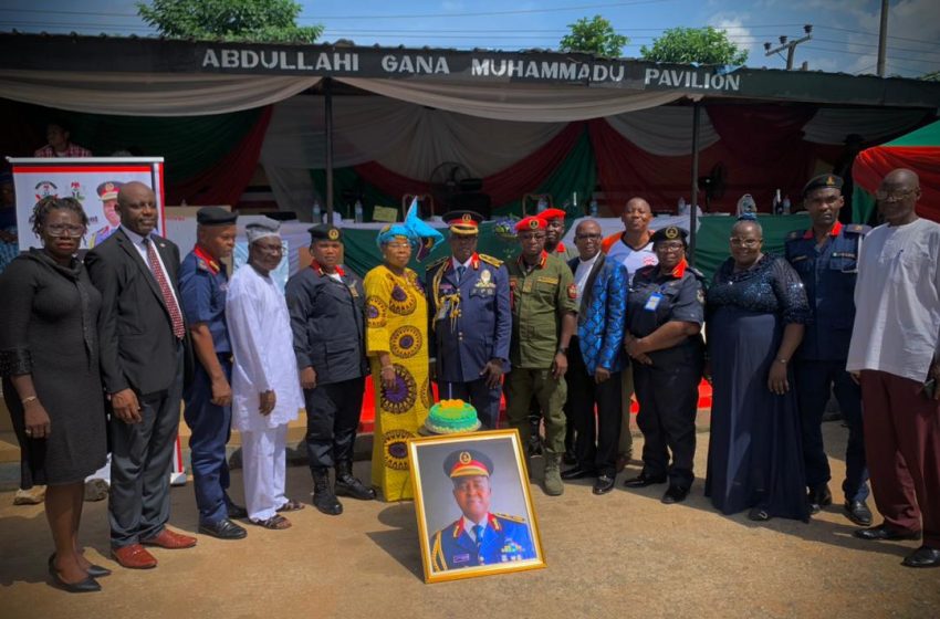  NSCDC LAGOS STATE COMMAND FELICITATES WITH DEPUTY COMMANDANT OF CORPS PAUL OLADAPO SHOMIDE AS HE EMBARKS ON RETIREMENT.