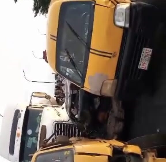 LASTMA RESCUES ANOTHER 3 CASUALTIES AS FULLY LOADED TANKER RAMMED INTO 6 VEHICLES ON GBAGADA BRIDGE, OWORONSOKI EXPRESSWAY, LAGOS.