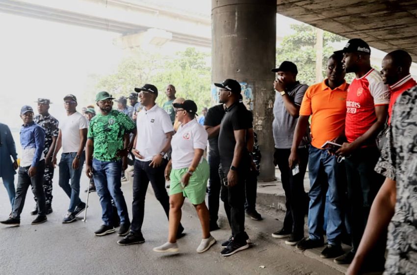  LAGOS GIVES 5 DAYS QUIT NOTICE TO SQUATTERS UNDER IJORA CAUSEWAY BRIDGE/BLUE LINE BRIDGE