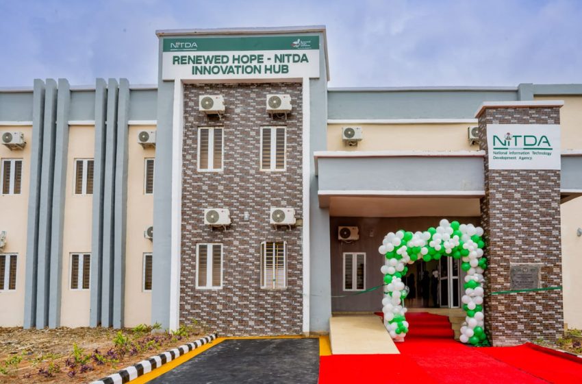  TIJANI UNVEILS ADVANCED TECH HUB AT OAU, INSPIRES STUDENTS TO TURN IDEAS INTO SOLUTIONS